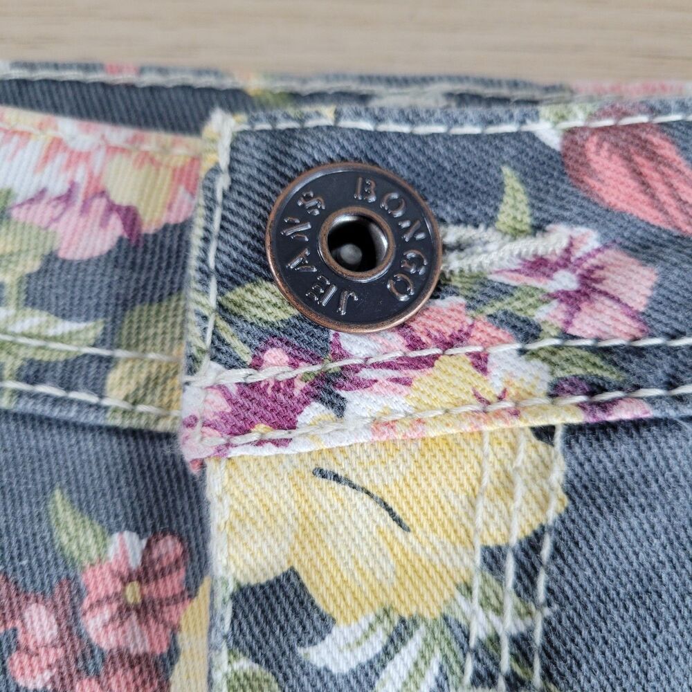 BONGO Booty Shorts Floral Low Rise Mini Size 9 Distressed Cut Off Denim Y2K - Picture 2 of 8
